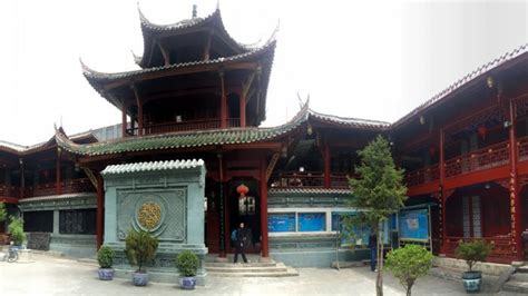 Il Tempio di Chengguan: Una perla architettonica nascosta e un must per gli amanti della storia!